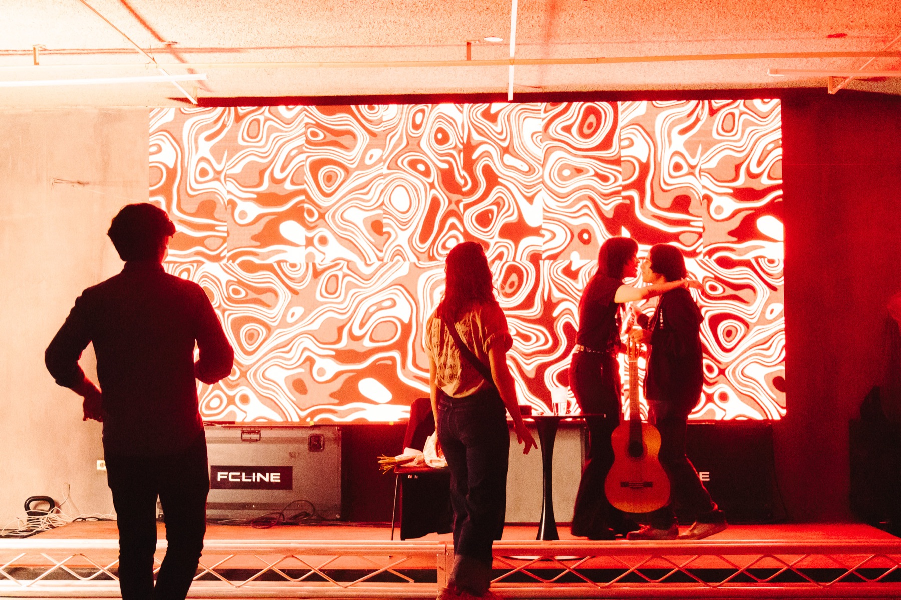 Pantalla LED con visual en vivo en District Studio